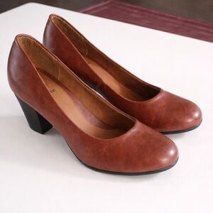 b comfort Brown Leather Block Heel Pumps Size 7M Comfort Work Shoes